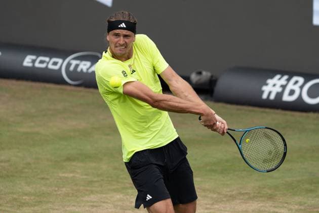Alexander Zverev Action, Return, Backhand, Alexander Zverev vs Taylor Fritz, Tennis, ATP Tournament, Boss Open, Center Court, Final, 15 06 2025, Alexander Zverev vs Taylor Fritz, Tennis, ATP Tournament, Boss Open, Center Court, Final, 15 06 2025, Stuttgart Copyright: xEibner-Pressefoto EdwardxCheungx EP_ECG