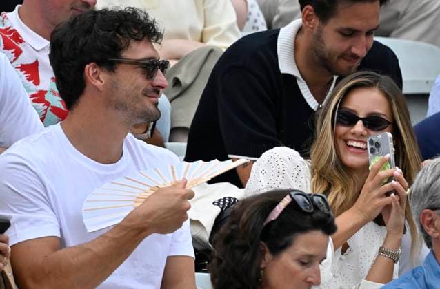 on the tribune Mats Hummels with girlfriend Nicola Cavanis takes cell phone photo with smartphone Tennis Men BOSS Open ATP 250 Stuttgart 2025 Weissenhof BOSS Open ATP 250 Stuttgart 2025