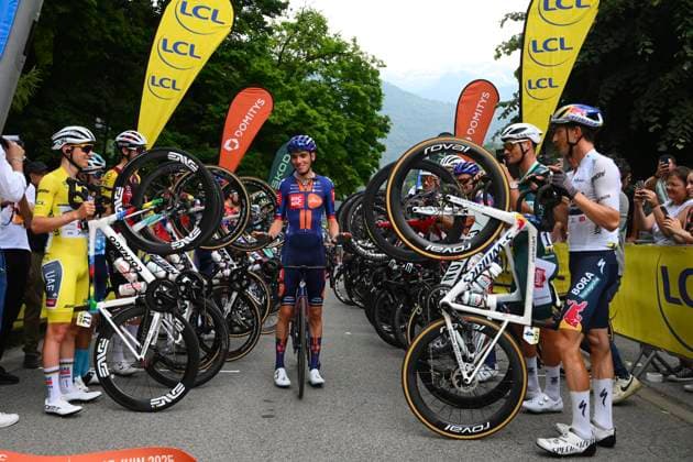 Criterium du Dauphine 2025 Stage 8 VAL-CENIS PLATEAU DU MONT-CENIS, FRANCE - JUNE 15 : Van Der Poel Mathieu (NED) of Alpecin - Deceuninck, Pogacar Tadej (SLO) of UAE Team Emirates - XRG and Bardet Romain (FRA) of Team Picnic PostNL, Lipowitz Florian (GER) of Red Bull BORA - Hansgrohe, Buitrago Santiago (COL) of Bahrain - Victorius during stage 8 of the 77th edition of Criterium du Dauphine Libere an UCI World Tour 2.UWT cycling road race stage for Men Elite of 133.3 km with start in Val-d Arc and finish in Val-Cenis Plateau du Mont-Cenis on June 15, 2025 in Val-Cenis Plateau du Mont-Cenis, France, 15 06 2025 ( Motordriver Kenny Verfaillie - Val-Cenis Plateau du Mont-Cenis France  Copyright: xVincentxKalutx