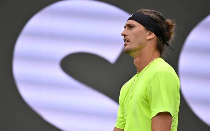 Alexander Zverev GER Disappointment disappointed after missed chance Gesture Gesture dissatisfied Tennis Men BOSS Open ATP 250 Stuttgart 2025 Weissenhof BOSS Open ATP 250 Stuttgart 2025