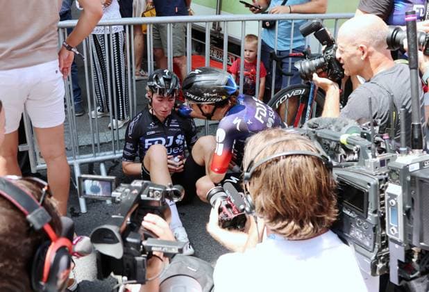 15 06 2025 Switzerland, Tour de Suisse Women 4 Eutappe Kuessnacht SZ Kuessnacht SZ,Bild Bild Enttaeuscht am Boden,Demi Vollering NED team FDJ Suez Aktion