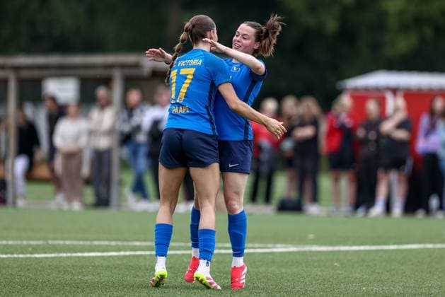 from left Finja Paape SC Victoria Hamburg, 17 and Celine Witt SC Victoria Hamburg, 9 with goal celebration, cheering, cheering, optimistic, game scene, highlight, joy about the goal to 0 3, 15 06 2025, Bremen Germany , Soccer, Promotion round Regionalliga Nord Women, FC Union 60 SC Victoria Hamburg xobx