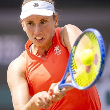 DEN BOSCH - Elise Mertens (BEL) in her match against Elena-Gabriela Ruse (ROU) during the final of the Libema Open tennis tournament. The grass tournament is part of the ATP, Tennis Herren and WTA, Tennis Damen circuit. ANP SANDER KING xVIxANPxSportx xxANPxIVx 529949153 originalFilename: 529949153.jpg