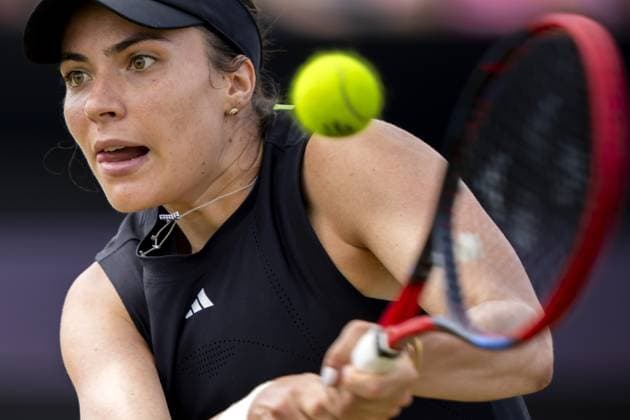 DEN BOSCH - Elena-Gabriela Ruse (ROU) in her match against Elise Mertens (BEL) during the final of the Libema Open tennis tournament. The grass tournament is part of the ATP, Tennis Herren and WTA, Tennis Damen circuit. ANP SANDER KING xVIxANPxSportx xxANPxIVx 529949307 originalFilename: 529949307.jpg