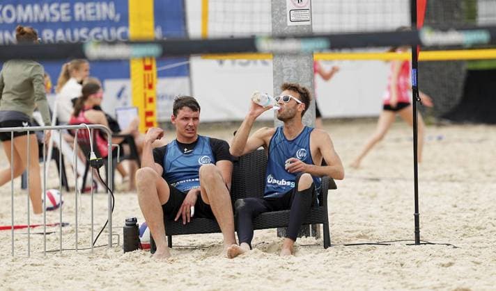 Beach volleyball in Essen FOR EDITORIAL PURPOSES ONLY EDITORIAL USE ONLY p Jannis Hopt and Julius Reckeweg played against Dennis Barthel Photo, left and Fabian Brümmer at the Beach Volleyball 1 2 Sparkassen Beach Cup Finals on 15 06 2025 on the Schemmannsfeld court 29 Michael Gohl FUNKE Foto Services p Sport Deutschland Nordrhein Westfalen Essen Copyright MichaelxGohl Copyright: MichaelxGohl doc8138rbxo0dy1hdkvjp79 ,EDITORIAL USE ONLY Copyright: MichaelxGohl