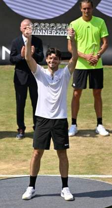 after the end of the match award ceremony Taylor Fritz USA with Trophaee behind Alexander Zverev GER right Tennis Men BOSS Open ATP 250 Stuttgart 2025 Weissenhof BOSS Open ATP 250 Stuttgart 2025