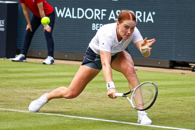 Ella Seidel GER at the net, Berlin Tennis Open by HYLO 2025, Berlin, LTTC Rot Weiß , 15 06 2025, Copyright: xClaudioxGärtnerx