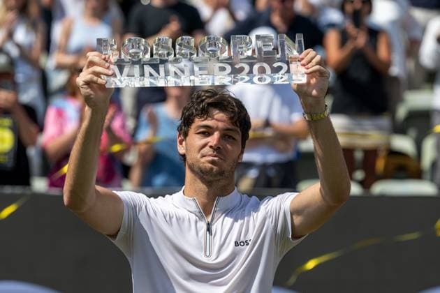 Cheers and joy at this years winner of the Boss Open 2025, Taylor Fritz USA xettx, Germany, Stuttgart, 15 06 2025, Tennis, Boss Open, 2025, Final, A Zverev GER T Fritz USA , TC Weissenhof, Center Court