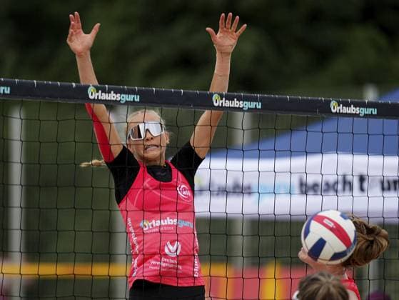 Beach volleyball in Essen FOR EDITORIAL PURPOSES ONLY EDITORIAL USE ONLY p Paula Schürholz Foto and Ella Schürholz played against Luisa Fabek and Luisa Doss at the Beach Volleyball 2 0 Sparkassen Beach Cup on 15 06 2025 on the court at Schemmannsfeld 29 Sisters Schürholz from Essen, Paula was in the youth national team and has won several 1st and 2nd places Michael Gohl FUNKE Foto Services p Sport Deutschland Nordrhein Westfalen Essen Copyright MichaelxGohl Copyright: MichaelxGohl doc81397145bpi1aca8bhrh ,EDITORIAL USE ONLY Copyright: MichaelxGohl