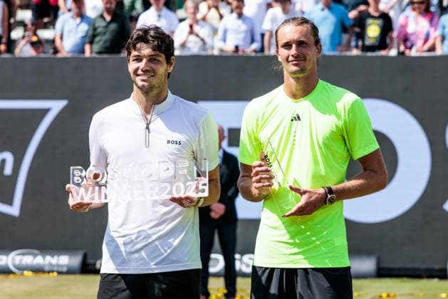 BOSS OPEN ATP250 15 06 2025 Winner of the BOSS OPEN 2025 Taylor Fritz USA with Trophy with Runner Up Alexander Zverev GER BOSS OPEN ATP250 Stuttgart, Tennisclub Weissenhof on 15 06 2025 Copyright: xBEAUTIFULxSPORTS Wunderlx