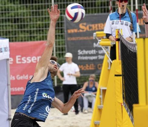 Beach volleyball in Essen FOR EDITORIAL PURPOSES ONLY EDITORIAL USE ONLY p Jonah Juditzki and Lukas Prions played against Dennis Barthel and Fabian Brümmer Photo at the beach volleyball semi-finals 2 0 Sparkassen Beach Cup Finals on 15 06 2025 at the Schemmannsfeld 29 Michael Gohl FUNKE Foto Services p Sport Deutschland Nordrhein Westfalen Essen Copyright MichaelxGohl Copyright: MichaelxGohl doc8139h2wcxp11i1y2hhrh ,EDITORIAL USE ONLY Copyright: MichaelxGohl