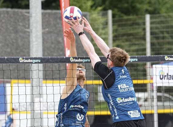 Beach volleyball in Essen FOR EDITORIAL PURPOSES ONLY EDITORIAL USE ONLY p Jonah Juditzki and Lukas Prions photo played against Dennis Barthel and Fabian Brümmer photo, left at the beach volleyball semi-finals 2 0 Sparkassen Beach Cup Finals on 15 06 2025 at the Schemmannsfeld 29 Michael Gohl FUNKE Foto Services p Sport Deutschland Nordrhein Westfalen Essen Copyright MichaelxGohl Copyright: MichaelxGohl doc8139h4roib8d86hqonr ,EDITORIAL USE ONLY Copyright: MichaelxGohl