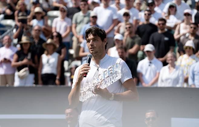 15 06 25 Tennis BOSS Open Stuttgart Weissenhof 2025 Germany, Stuttgart, 15 06 2025, Tennis, BOSS Open Stuttgart Weissenhof 2025 Taylor Fritz Winner Winner Trophy Trophy