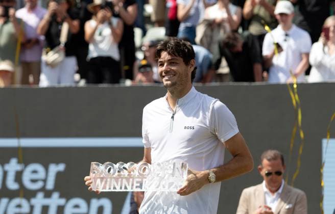 15 06 25 Tennis BOSS Open Stuttgart Weissenhof 2025 Germany, Stuttgart, 15 06 2025, Tennis, BOSS Open Stuttgart Weissenhof 2025 Taylor Fritz Winner Winner Trophy Trophy