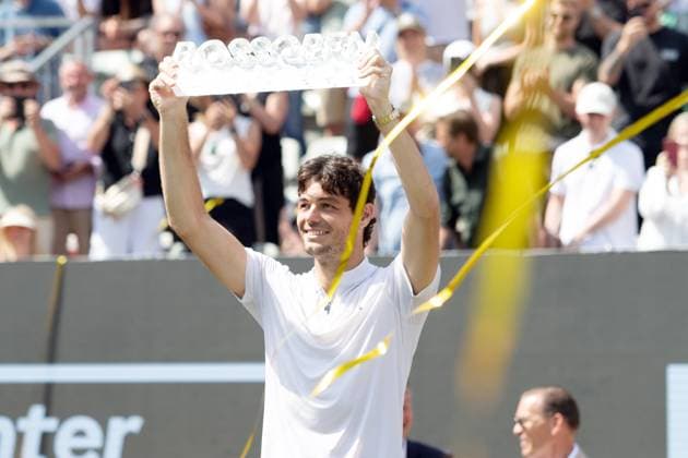 15 06 25 Tennis BOSS Open Stuttgart Weissenhof 2025 Germany, Stuttgart, 15 06 2025, Tennis, BOSS Open Stuttgart Weissenhof 2025 Taylor Fritz Winner Winner Trophy Trophy