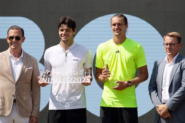 15 06 25 Tennis BOSS Open Stuttgart Weissenhof 2025 Germany, Stuttgart, 15 06 2025, Tennis, BOSS Open Stuttgart Weissenhof 2025 f l Taylor Fritz winner, winner with trophy, Alexander Zverev
