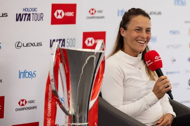 Tennis - 2025 WTA, Tennis Damen HSBC Championships - Women s Final -- Amanda Anisimova (USA) vs Tatjana Maria (GER) - The Queens Club - Sunday 15th June 2025. Womens Singles champion Tatjana Maria (GER) with her trophy during the post match press conference, PK, Pressekonferenz Colorsport Daniel Bearham  csp_ten_quW_db_15062025_