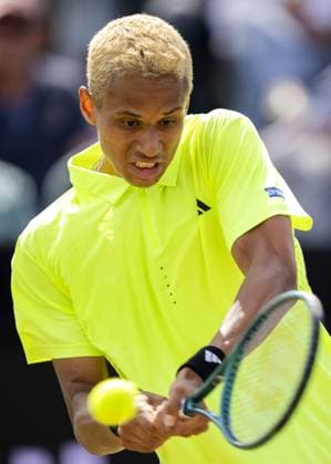 DEN BOSCH - Gabriel Diallo (CAN) in his match against Zizou Bergs (BEL) during the final of the Libema Open tennis tournament. The grass tournament is part of the ATP, Tennis Herren and WTA, Tennis Damen circuit. ANP SANDER KING xVIxANPxSportx xxANPxIVx 529957214 originalFilename: 529957214.jpg