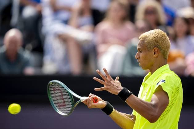 DEN BOSCH - Gabriel Diallo (CAN) in his match against Zizou Bergs (BEL) during the final of the Libema Open tennis tournament. The grass tournament is part of the ATP, Tennis Herren and WTA, Tennis Damen circuit. ANP SANDER KING xVIxANPxSportx xxANPxIVx 529957333 originalFilename: 529957333.jpg