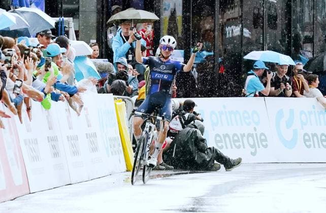 15 06 2025 Switzerland Tour de Suisse Men 2025 Stage Kuessnacht Kuesnacht Picture Romain Gregoire FRA Team GFC Groupama FDJ Cheers Cheers Action