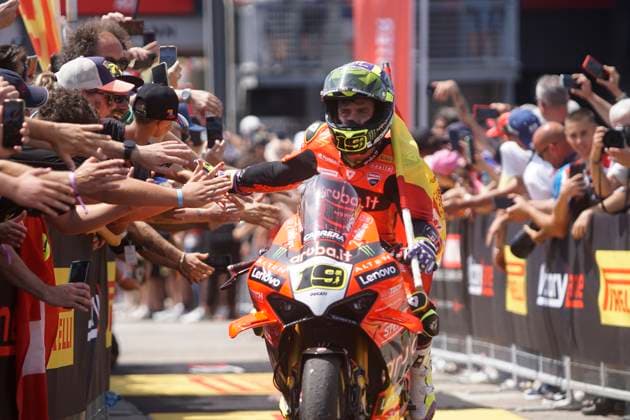 Sport Themen der Woche KW24 Sport Bilder des Tages Foto Alessandro La Rocca LaPresse 15-06-2025, Misano World Circuit Marco Simoncelli Motociclismo-WSBK Fim Superbike World Championship, WM, Weltmeisterschaft Pirelli Emilia Romagna Round 14-15-June 2025 Gara 2 nella foto: Alvaro Bautista -Ducati-3 cl. Photo Alessandro La Rocca LaPresse 2025 15 june, Misano World Circuit Marco Simoncelli Sport- Motorcycling - WSBK Fim Superbike World Championship-Pirelli Emilia Romagna Round-14-15-June 2025- Race 2 in the photo: Alvaro Bautista -Ducati-3 cl.  Copyright: x AlessandroxLaxRoccax-xLaPressex