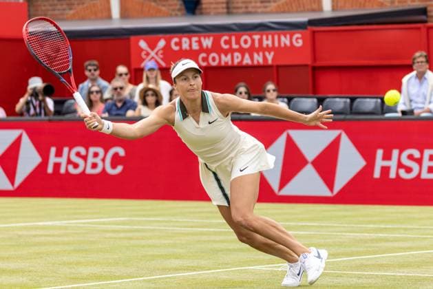 Tennis - 2025 WTA, Tennis Damen HSBC Championships - Women s Final -- Amanda Anisimova (USA) vs Tatjana Maria (GER) - The Queens Club - Sunday 15th June 2025. Tatjana Maria (GER) stretches to reach the passing shot Colorsport Daniel Bearham  csp_ten_quW_db_15062025_