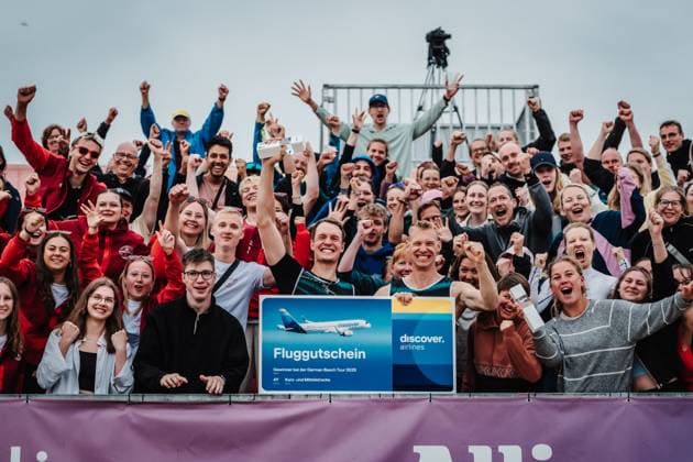 Beach volleyball men Allianz German Beach Tour 2025 Tourstop Bremen 15 06 2025 f l Robin Sowa and Jonas Reinhardt win the tournament in Bremen and cheer with the fans Winner photo Bremen Waterfront Bremen Germany