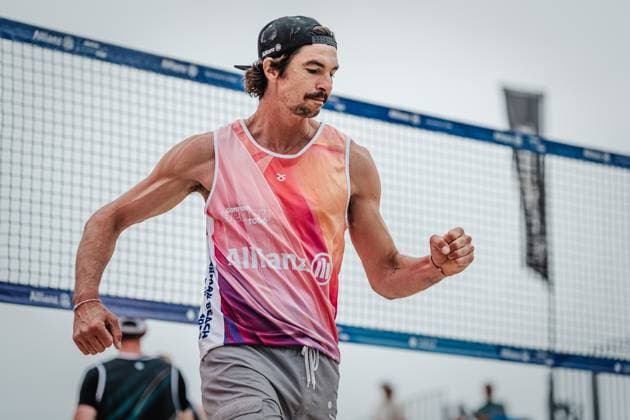 Beach volleyball men Allianz German Beach Tour 2025 Tourstop Bremen 15 06 2025 Jannik Kühlborn cheers Bremen Waterfront Bremen Germany