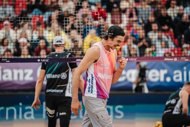Beach volleyball men Allianz German Beach Tour 2025 Tourstop Bremen 15 06 2025 Jannik Kühlborn cheers Bremen Waterfront Bremen Germany