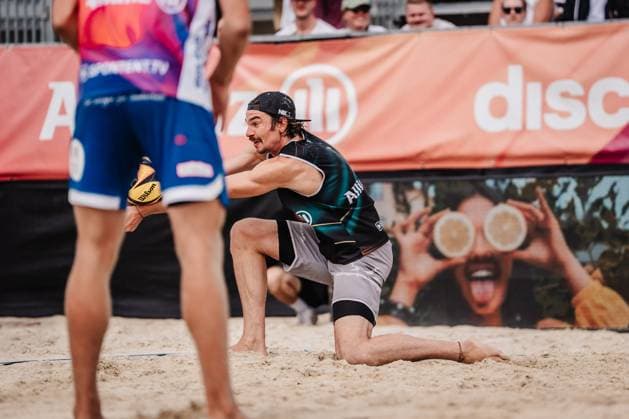 Beach volleyball men Allianz German Beach Tour 2025 Tourstop Bremen 15 06 2025 Jannik Kühlborn plays the ball Bremen Waterfront Bremen Germany