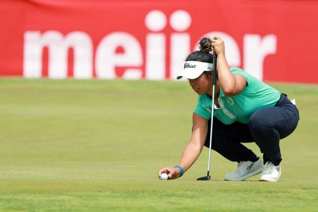 Meijer LPGA, Golf Damen Classic for Simply Give BELMONT, MICHIGAN - JUNE 15: Sofia Garcia of Paraguay places her ball on the 18th green during the final round of the Meijer LPGA Classic for Simply Give golf tournament at Blythefield Country Club in Belmont, MI, USA Sunday, June 15, 2025. Belmont Michigan United States  Copyright: xAmyxLemusx originalFilename:lemus-meijerlp250615_npRkE.jpg