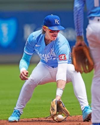 June 15, 2025: Kansas City Royals shortstop Bobby Witt Jr. (7) back hands a ground ball against the Athletics at Kauffman Stadium Kansas City, Missouri. CSM. Kansas City United States - ZUMAc04_ 20250615_zma_c04_071 Copyright: xJonxRobichaudx