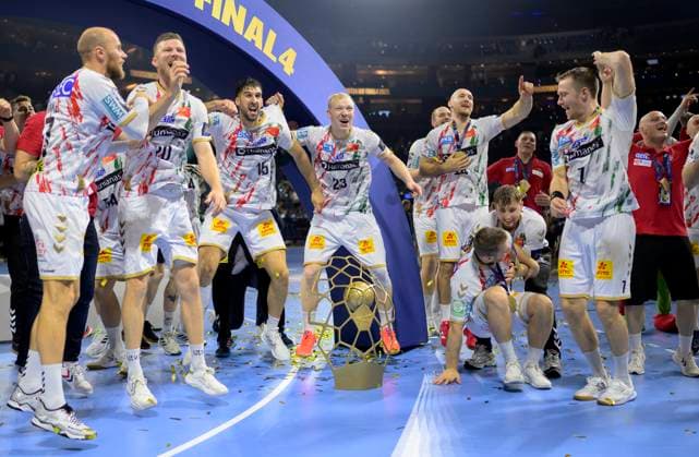 Final cheer MD, the players dance around the trophy, f l Tim HORNKE MD , Philipp WEBER MD , Antonio SERRADILLA CUENCA MD , Magnus SAUGSTRUP MD , Christian OÂ SULLIVAN MD , Felix CLAAR MD Handball Champions League Final Four 2025, Final, Fuechse Berlin B SC Magdeburg MD 26 32, on 15 06 2025 in Cologne Germany Â