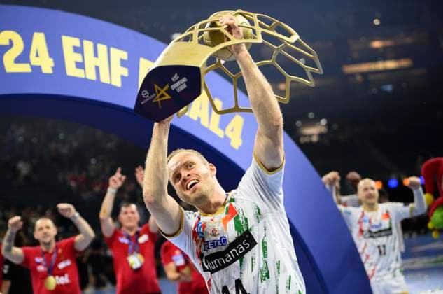 Final cheer MD, Omar Ingi MAGNUSSON MD with trophy, Handball Champions League Final Four 2025, Final, Fuechse Berlin B SC Magdeburg MD 26 32, on 15 06 2025 in Cologne Germany Â
