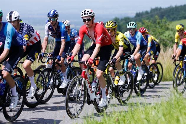 TDS 1 stage Mauro Schmid SUI Team Jayco Alula 15 06 2025 Kuessnacht, SWITZERLAND, Tour de Suisse 1 stage Kuessnacht Kuessnacht Mauro Schmid SUI Team Jayco Alula on the ascent to Michaelskreuz