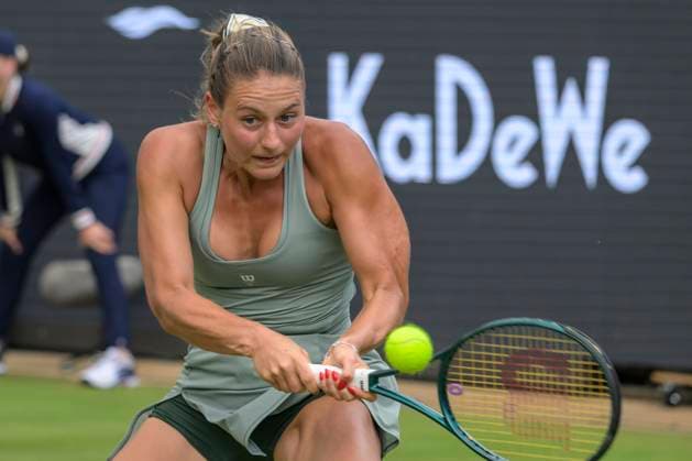 in the picture from l Marta Kostyuk UKR , Marta Kostyuk UKR vs Emma Navarro USA , GER, Berlin, Berlin Tennis Open by HYLO, WTA500, Steffi Graf Stadion, LTTC Rot Weiss, 16 06 2025, Copyright: HMBxMedia UwexKoch