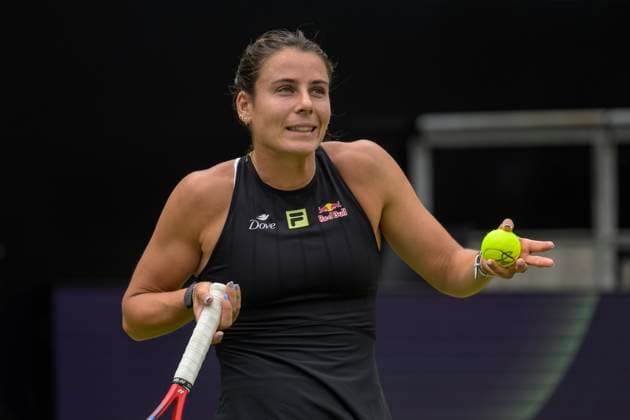 in the picture from l Emma Navarro USA , Marta Kostyuk UKR vs Emma Navarro USA , GER, Berlin, Berlin Tennis Open by HYLO, WTA500, Steffi Graf Stadion, LTTC Rot Weiss, 16 06 2025, Copyright: HMBxMedia UwexKoch