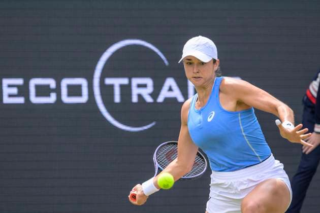 in the picture from l Caroline Dolehide USA , Caroline Dolehide USA vs Ons Jabeur TUN , GER, Berlin, Berlin Tennis Open by HYLO, WTA500, Steffi Graf Stadion, LTTC Rot Weiss, 16 06 2025, Copyright: HMBxMedia UwexKoch