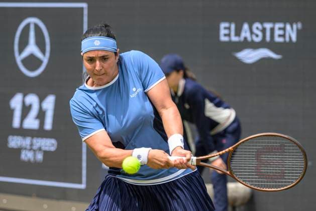 in the picture from l Ons Jabeur TUN , Caroline Dolehide USA vs Ons Jabeur TUN , GER, Berlin, Berlin Tennis Open by HYLO, WTA500, Steffi Graf Stadion, LTTC Rot Weiss, 16 06 2025, Copyright: HMBxMedia UwexKoch