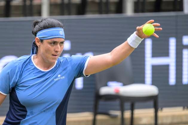 in the picture from l Ons Jabeur TUN , Caroline Dolehide USA vs Ons Jabeur TUN , GER, Berlin, Berlin Tennis Open by HYLO, WTA500, Steffi Graf Stadion, LTTC Rot Weiss, 16 06 2025, Copyright: HMBxMedia UwexKoch