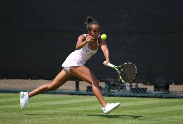 Nottingham Tennis Centre Nottingham, England - June 16th : Leylah Fernandez plays a forehand shot to Suzan Lamens during the first round match in the Lexus Nottingham Tennis Open on June 16th, 2025 in Nottingham, England (Paul Bonser SPP) Copyright: xPaulxBonser SPPx spp-en-PaBo-Lexus Nottingham Open 0881