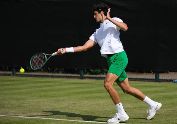 Nottingham Tennis Centre Nottingham, England - June 16th : Pierre Hugues Herbert plays a forehand shot to Shintaro Mochizuki during the first round match in the Lexus Nottingham Tennis Open on June 16th, 2025 in Nottingham, England (Paul Bonser SPP) Copyright: xPaulxBonser SPPx spp-en-PaBo-Lexus Nottingham Open 2495