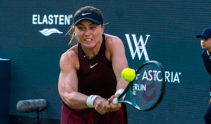 16 06 2025, WTA 500, Tennis, Women, Berlin Tennis Open by Hylo 2025, Berlin, 1 round, Eva Lys Germany Paula Badosa Spain Paula Badosa Spain Berlin Steffi Graf Stadion Berlin Germany