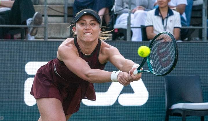 16 06 2025, WTA 500, Tennis, Women, Berlin Tennis Open by Hylo 2025, Berlin, 1 round, Eva Lys Germany Paula Badosa Spain Paula Badosa Spain Berlin Steffi Graf Stadion Berlin Germany