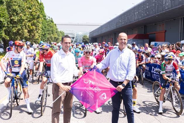 Giro Next Gen 2025 - 2nd Stage - Rho CantÃ¹ The second stage of Giro Next Gen 2025, Rho - Cantu, starts from Fiera Milano. CantÃ¹ Italy  Copyright: xTommasoxBerardix originalFilename:berardi-gironext250616_npg5F.jpg