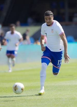 June 15, 2025, San Jose, California, United States: Malik Tillman 17 of the United States runs whit the ball during the 2025 CONCACAF Gold Cup Group D match between Trinidad and Tobago and United States at PayPal Park. on June 15, 2025 in San Jose, California. San Jose United States - ZUMAe321 20250615_zsa_e321_048 Copyright: xIsmaelxSanchezxGarciax