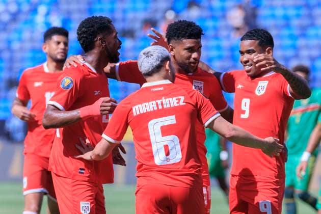 June 16, 2025, Carson, California, USA: Cristian Martinez 6 of Panama celebrates his goal with teammates during the 2025 CONCACAF Gold Cup game against Guadaloupe on Monday June 16, 2025 at the Dignity Health Sports Park in Carson, California. Panama defeats Guadaloupe, 5-2. ARIANA RUIZ PI Carson USA - ZUMAp124 20250616_zaa_p124_006 Copyright: xArianaxRuizx