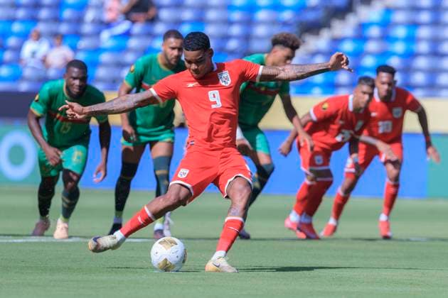 June 16, 2025, Carson, California, USA: Eduardo Guerrero 9 of Panama scores a goal with a penalty kick during the 2025 CONCACAF Gold Cup game against Guadaloupe on Monday June 16, 2025 at the Dignity Health Sports Park in Carson, California. Panama defeats Guadaloupe, 5-2. ARIANA RUIZ PI Carson USA - ZUMAp124 20250616_zaa_p124_009 Copyright: xArianaxRuizx