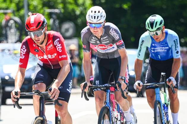 Tour de Suisse 2025 Stage 3 HEIDEN, SWITZERLAND - JUNE 17 : Verstrynge Emiel (BEL) of Alpecin - Deceuninck and Van Moer Brent (BEL) of Lotto in the escape pack during stage 3 of the 88th edition of Tour de Suisse an UCI World Tour 2.UWT cycling road race stage for Men Elite of 195.6 km with start in Aarau and finish in Heiden on June 17, 2025 in Heiden, Switzerland, 17 06 2025 ( Motordriver Kenny Verfaillie - Heiden Switzerland  Copyright: xVincentxKalutx