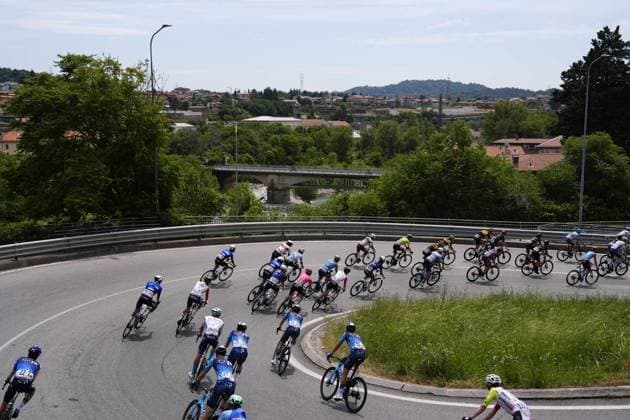 The pack rides during the stage 3 of the Giro Next Gen 2025, Albese con Cassano (Co) -Passo Maniva (Bs), 143 km, Italy - Tuesday, June 17, 2025. - cycling.  Copyright: xFabioxFerrarix LaPressex